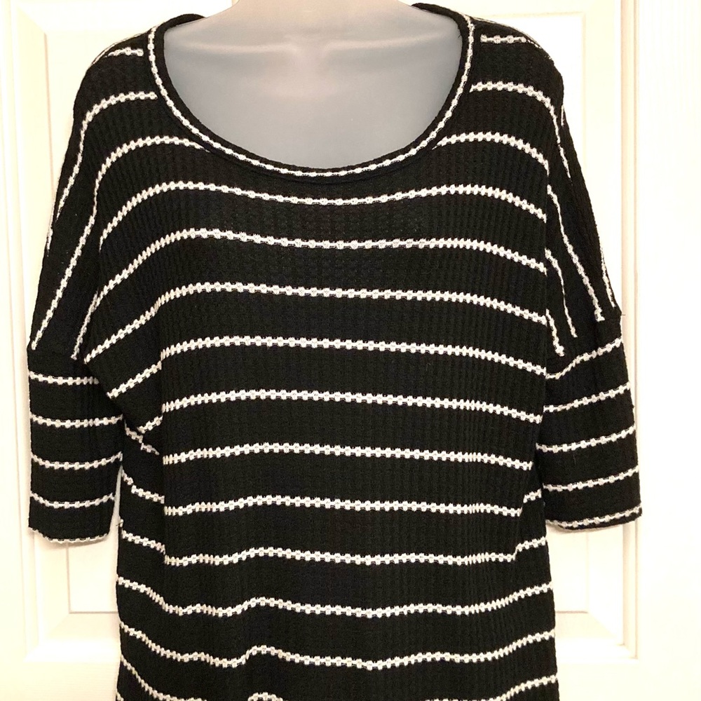NWT Chasor Black Top with White Thin Stripe Detail, Size Small